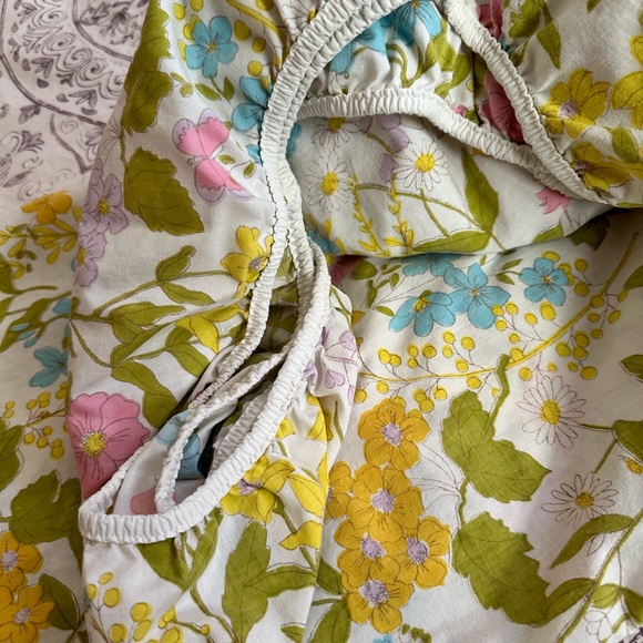 Vintage Floral and Butterfly Fitted Sheet.  Sz Full - Picture 4 of 7